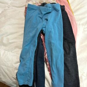 Bundle of 3T bottoms 2 shorts, one skirt with shorts under, 6 pairs of leggings